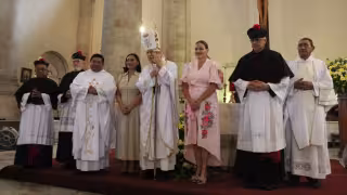 Arzobispo de Yucatán manda mensaje de paz durante la misa conmemorativa por el 216 aniversario de la Independencia de México
