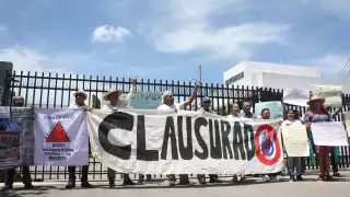 Protestan contra la dependencia por permitir proyectos, como las granjas, que dañan el manto acuífero
