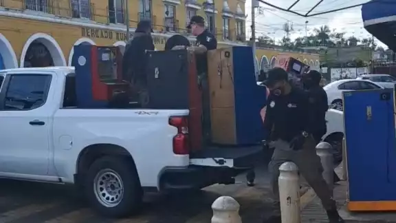 Federales realizan operativo cerca del mercado municipal con apoyo del Ejército y Guardia Nacional Federales realizan operativo cerca del mercado municipal con apoyo del Ejército y Guardia Nacional