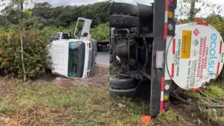 La posición en la que quedó el vehículo provocó el bloqueo parcial del carril de alta velocidad