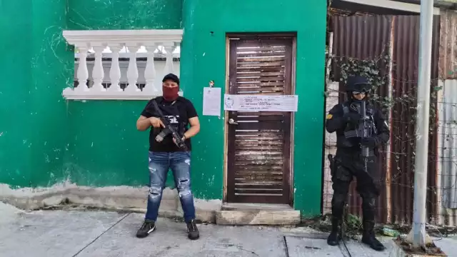 Aseguran gran cantidad de presuntos estupefacientes en cuatro inmuebles en Cozumel