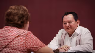 Gobernador Joaquín Díaz Mena atiende de frente a la ciudadanía