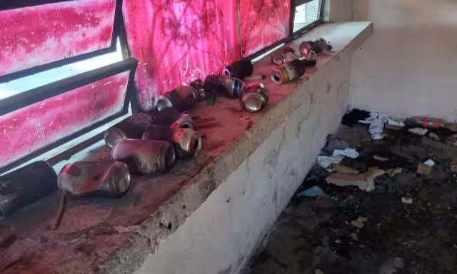 Queman interior de casa abandonada en colonia Emiliano Zapata