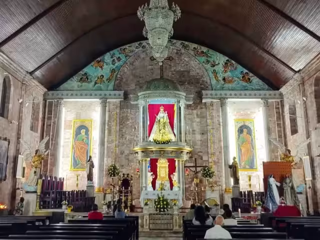 El altar ha pasado por varias transformaciones desde 1956 hasta 2024.