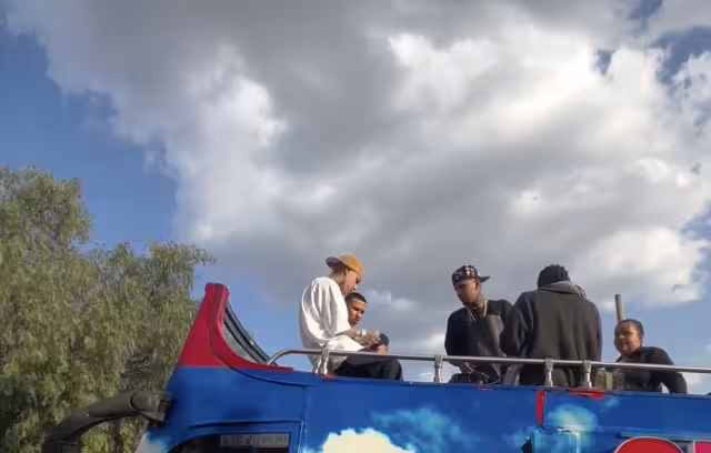 Santa Fe Klan estaba arriba del turibus