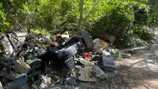 Camino de la laguna Chacmochuc de Cancún lidia con problemas de basura