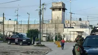 Realizan cateo en el Cereso de Cancún