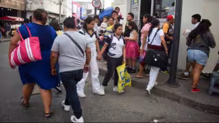 Profeco y Condusef piden verificar tiendas y cuidar tarjetas durante la jornada de descuentos