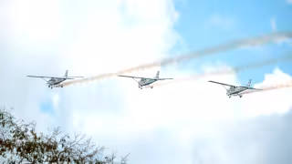 El evento coordinado por la Defensa combina aviación militar y civil con actividades culturales y tecnológicas