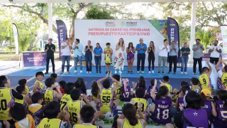 Autoridades municipales instalan domos y velarias en diversas zonas deportivas de la ciudad