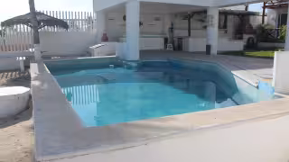 Albercas “vacían” la presión del agua en Progreso en plena Semana Santa