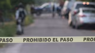 El domicilio cateado aparentemente funciona como taller mecánico