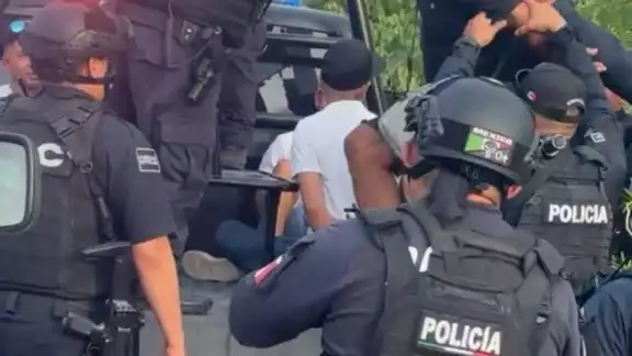 Los sujetos exigieron pagos a comerciantes establecidos dentro del recinto ferial