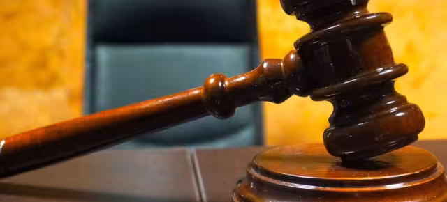 La empresa deberá de pagar una indemnización por el despido de la mujer trans