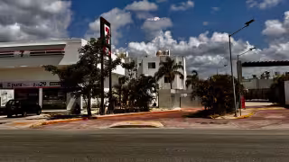 ¡Otra vez sin luz! Apagones afectan colonias de Playa del Carmen y vecinos exigen solución