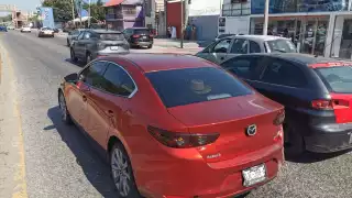 Fuerte choque en la Avenida Cuatro Carriles deja caos vial en Ciudad del Carmen
