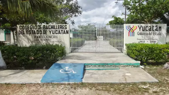 El estudiante del Cobay de Kinchil fue trasladado a un hospital El estudiante del Cobay de Kinchil fue trasladado a un hospital