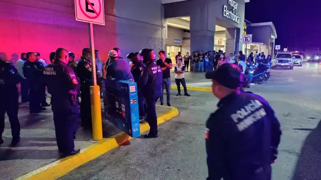 Detención de carmelita por presunta promoción engañosa en Walmart genera controversia