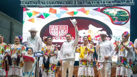 El Gobernador electo asistió al aniversario 135 de Hoctún como villa El Gobernador electo asistió al aniversario 135 de Hoctún como villa
