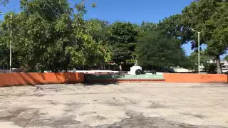 Autoridades municipales simulan mantenimiento a Parque del Maestro en Chetumal