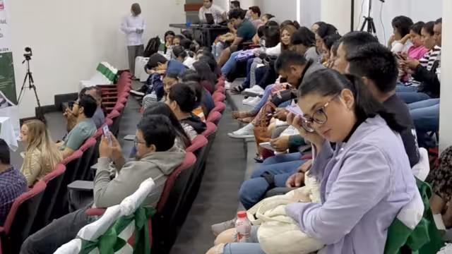 El evento escolar comenzó a las 8:00 am en el Centro de Acceso a la Información