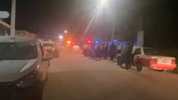 Un mototaxista resultó lesionado tras ser impactado por un taxi en la colonia Ricardo Flores Magón Un mototaxista resultó lesionado tras ser impactado por un taxi en la colonia Ricardo Flores Magón