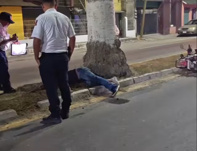 Motociclista derrapa en estado etílico