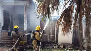 El techo de huano fue consumido en su totalidad por el fuego