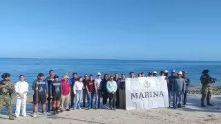 Marina retira 160 kilos de basura de Playa Bonita en Campeche durante jornada de limpieza