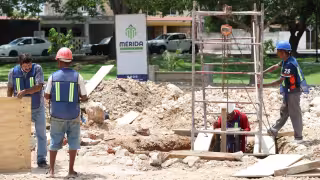 Cecilia Patrón supervisa rehabilitación de parque en Nueva Mulsay III en Mérida