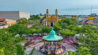 Sector privado y gobierno acuerdan trabajar juntos por el desarrollo turístico de la isla