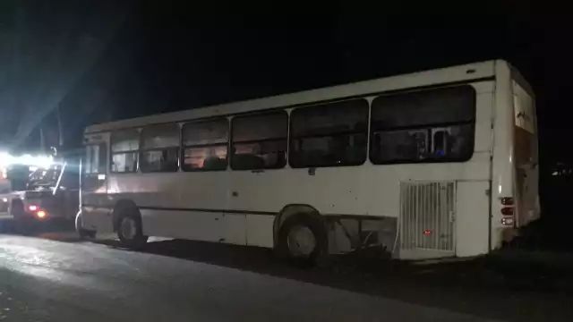 La Guardia Nacional evitó que personas desconocidas continuaran desvalijando un autobús abandonado en la carretera Escárcega – Chetumal.