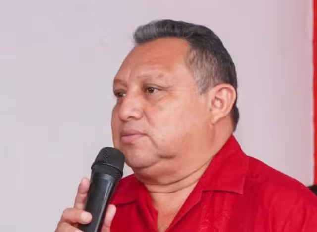 El presidente municipal reveló que algunos afectados han recibido amenazas por "derecho de piso"