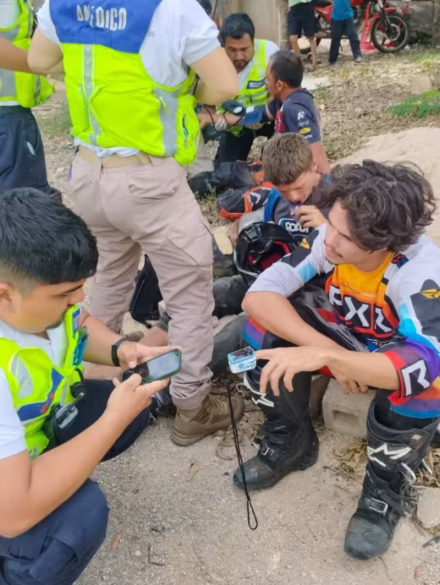 Los excursionistas se habían aventurado a una excursión en motocicleta entre la selva antes de perder el contacto con ellos