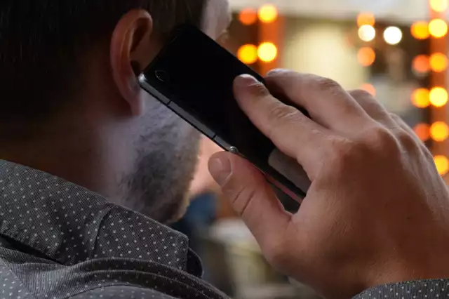 Por temor, el recepcionista alertó a las autoridades de la llamada