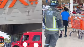 Tras recorridos se informó que al parecer la explosión se generó en el área de bodega de la tienda