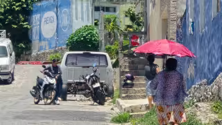 Vecinos de la colonia Tomás Aznar llevan una semana con problemas de agua potable.