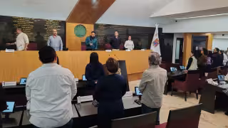 Por pleitos, morenistas en Campeche se dan topes con la pared