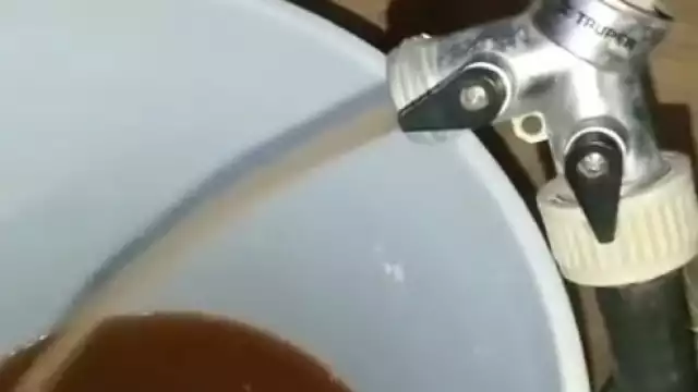 Las familias de la colonia critican el pobre servicio de CAPA.