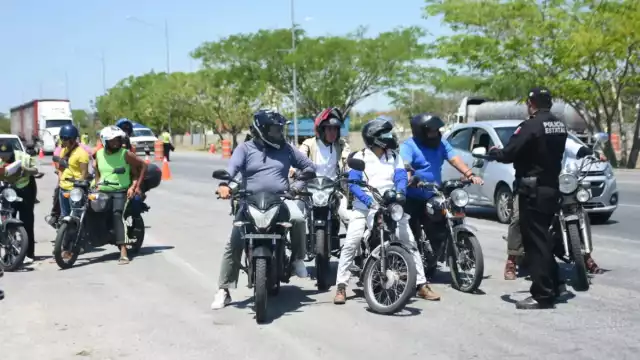 Señaló que es tema de seguridad, porque el 80 por ciento de los crímenes de alto impacto son cometidos en motos