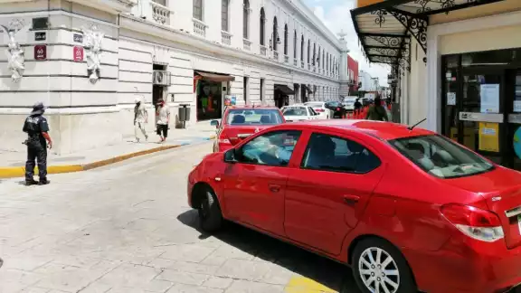 El Ayuntamiento de Mérida trabaja en la actualización del Plan de Desarrollo, para reducir el tráfi co El Ayuntamiento de Mérida trabaja en la actualización del Plan de Desarrollo, para reducir el tráfi co