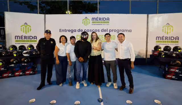Mérida apuesta por la seguridad de motociclistas con entrega de cascos certificados