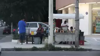 Hay ciudadanos que  sobreviven gracias a  la venta ambulante.