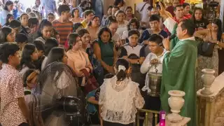 Bendicen útiles escolares en Ciudad del Carmen