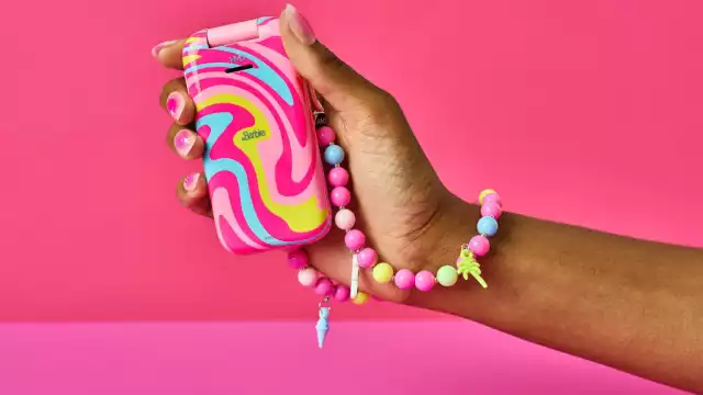Barbie lanza nuevo teléfono para alejarte de las redes sociales
