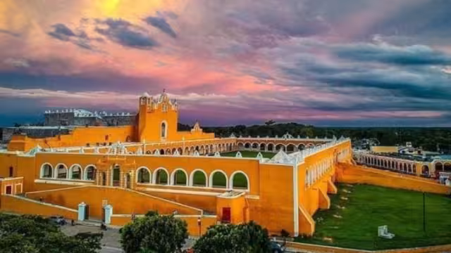 La arquitectura de Izamal es muy peculiar en Yucatán