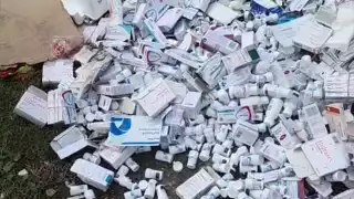 Ciudadanos denuncian lote de medicamentos tirado en área verde de Chetumal