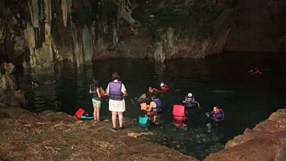 Los cenotes de Homún son muy visitados por yucatecos y turistas Los cenotes de Homún son muy visitados por yucatecos y turistas