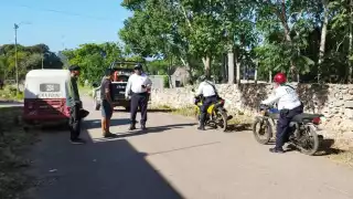 Retienen decena de motocicletas de estudiantes de preparatoria en José María Morelos