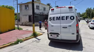 Movilización en la colonia Manigua de Ciudad del Carmen por el hallazgo de una mujer sin vida